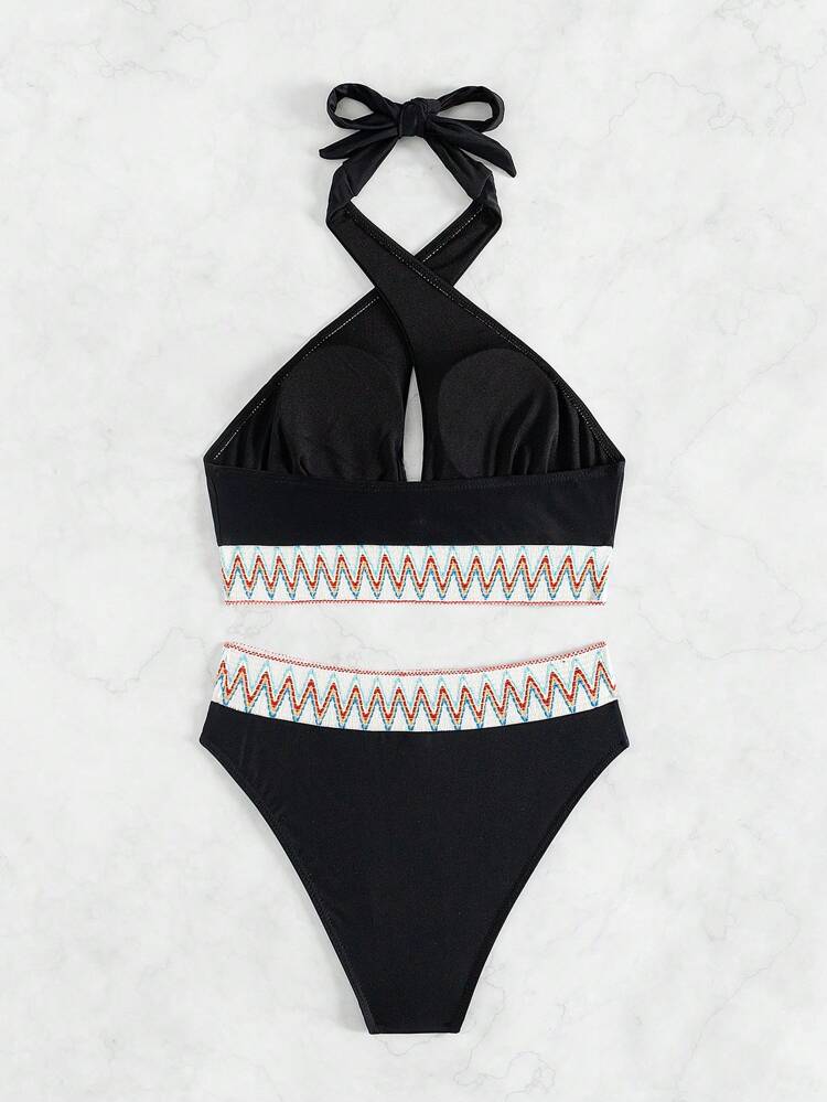 Color Block Zigzag Pattern Cutout Cross Halter Neck Two-Piece Bikini Set Summer Beach