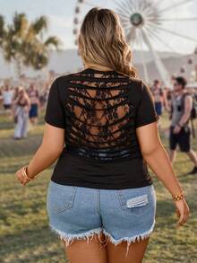 SHEIN LUNE 加大碼蕾絲接縫空心短袖t恤 - 黑色 - 查看 3