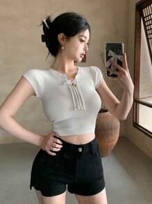 DAZY 女士實色修身短袖針織上衣,帶扣緊閉,薄款