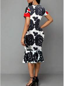 Vestido De Talla Grande Para Mujeres Con Estampado Floral Con Un Corazón En El Dobladillo En Forma De Cola De Sirena