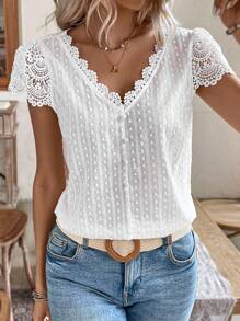 SHEIN Frenchy 女式蕾丝拼布包袖衬衫、白色棉质镂空衬衫、蕾丝衬衫、领子拼布撞色蕾丝衬衫、袖子拼布蕾丝包袖、春季服装、棉质上衣、夏季上衣、刺绣上衣、适合假日外出和日常休闲装、Cottagecore、白色、婚礼季节 - 白色 - 查看 3