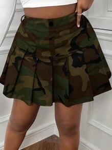 SHEIN EZwear Plus Size Classic Camo Print Pleated Skirt