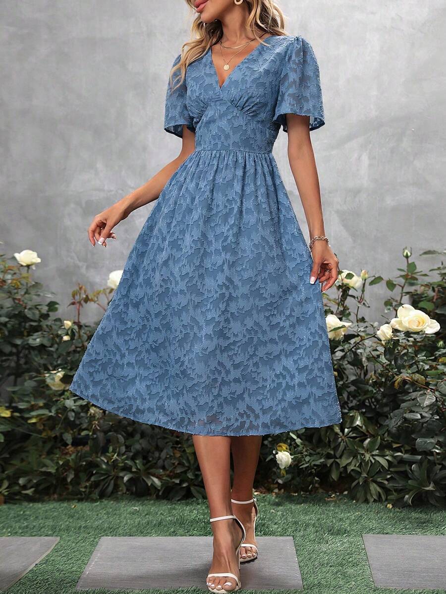 Chiquease 純色鏤空花卉細節合身喇叭連身裙 - 藍色 - 查看 1