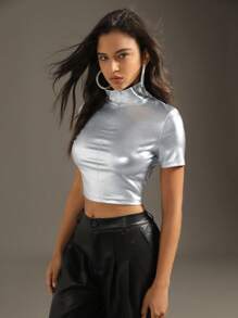 Zolique Metallic Short Stand Collar Short Sleeve Cropped T-Shirt