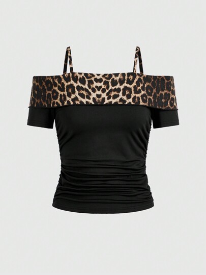 J-Fashion Patchwork-t-shirt Mit Leopardenmuster Und Schulterfreiem Ausschnitt In Schmaler Passform