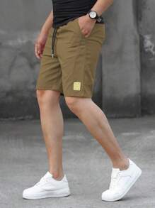 Manfinity Homme 男士字母贴布抽绳腰短裤 - 卡其色 - 查看 3