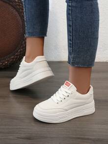 2024春/夏 個性化極簡主義女款運動休閒鞋,白皮面料,圓頭,厚底增高,防磨耐用 - 米色 - 查看 3