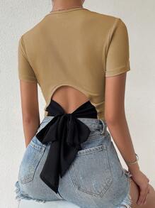 SHEIN Privé Crop Top With Back Strap, Slim Fit Graphic Tees Women Tops - Khaki - View 1
