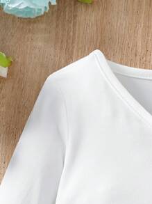 SHEIN Young Girl Elegant Cross V-Neck Bell Sleeve T-Shirt For Spring/Summer