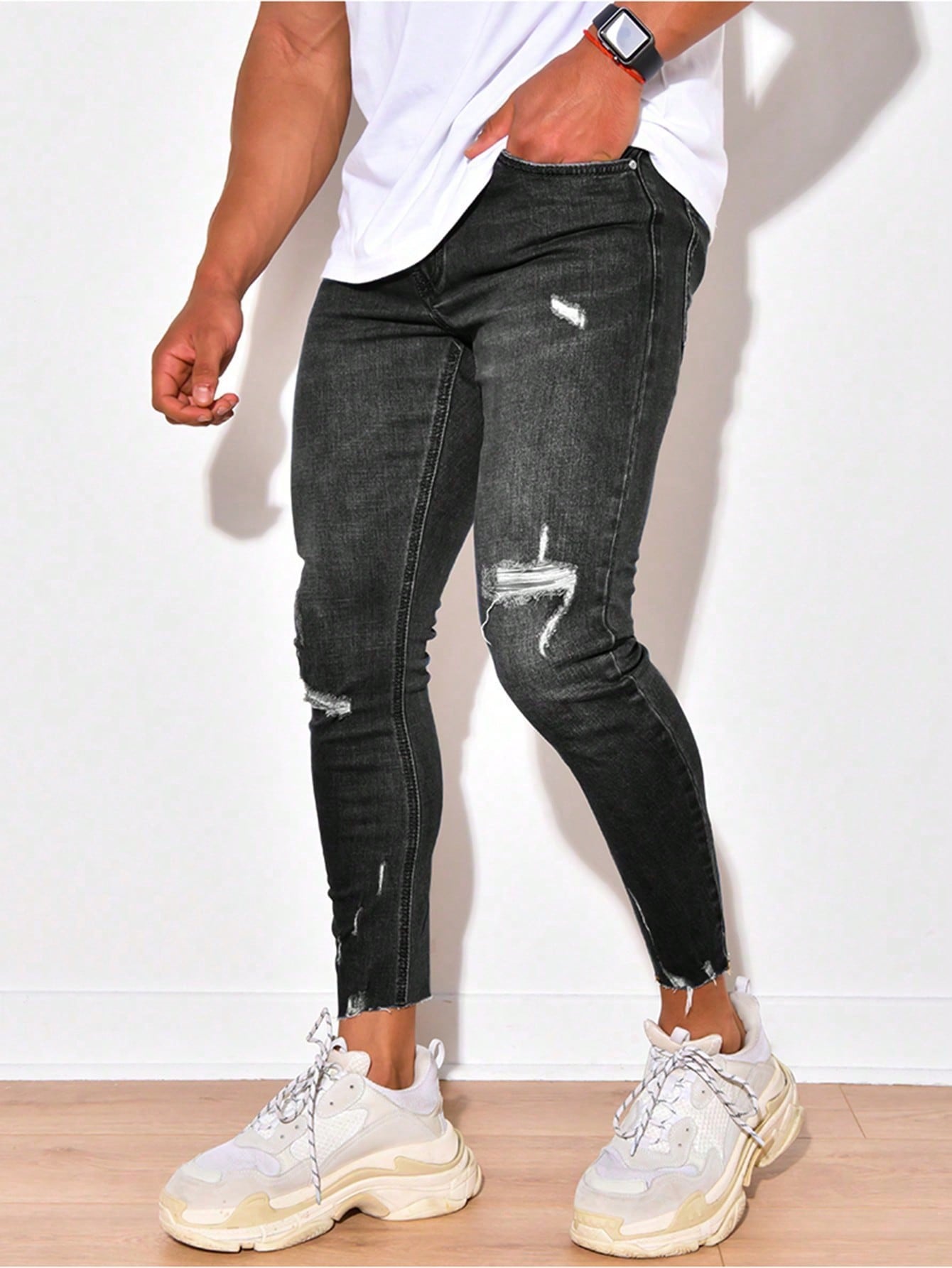 Ripped skinny jeans