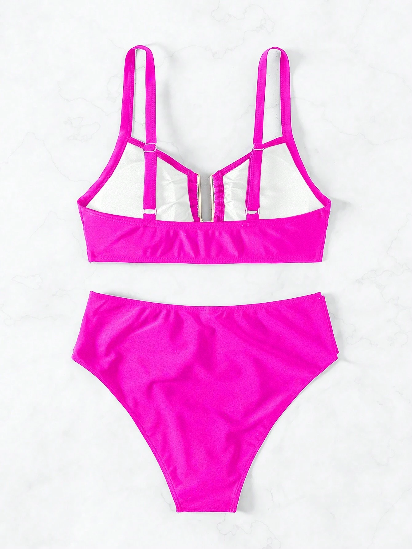 SHEIN Swim Conjunto de Maiô Bikini de 2 Peças com Parte de Baixo Recortada Alta, Alças Grossas Ajustáveis, Decoração em U Dourada e Cor Sólida Fúcsia, Primavera/Verão 2026 para Mulheres - Pink - Visão 6