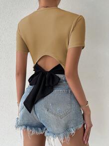 SHEIN Privé Crop Top With Back Strap, Slim Fit Graphic Tees Women Tops - Khaki - View 5