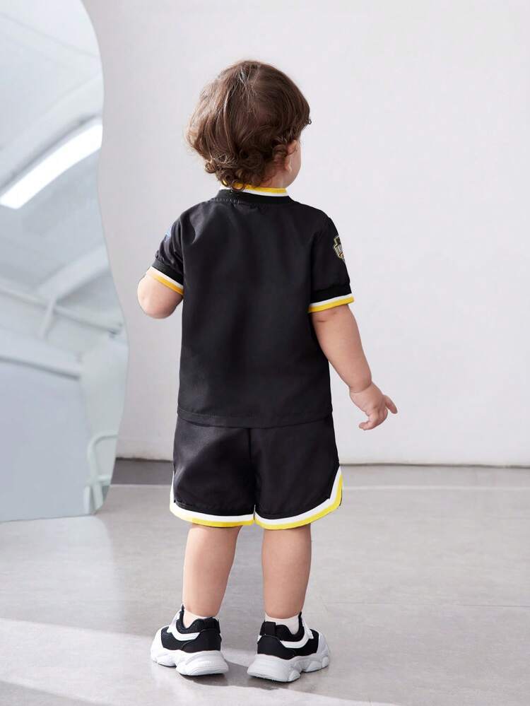 Baby Boy Basketball Short Sleeve T-Shirt With Letter Print And Badge Detail, Matched With Shorts Street Fashion Outfit