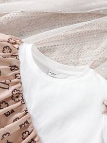 SHEIN 少女拼色短袖t卹荷葉邊字母細節加扣裝飾a字裙兩件套 - 卡其色 - 查看 6
