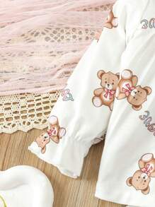 SHEIN 嬰兒女孩字母和小熊印花露肩袖上衣及褲子套裝 - 白色 - 查看 4