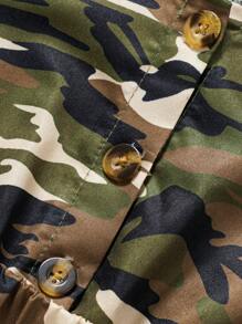 SHEIN Playful Pals Mono Casual Con Capucha Con Estampado De Camuflaje De Manga Corta Y Cintura Elástica Con Cremallera Para Niñas Bebés, Para Camping Al Aire Libre