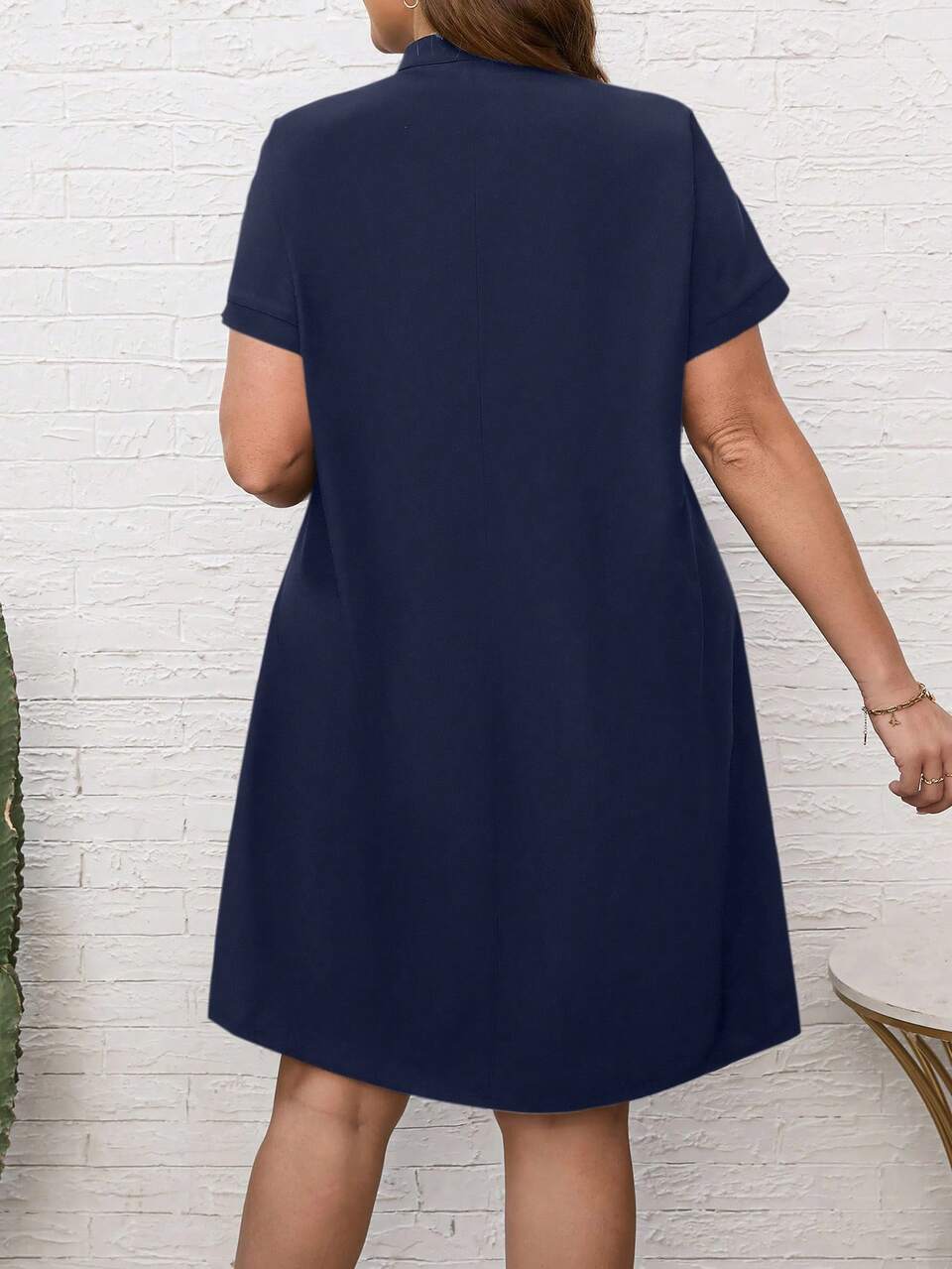 Plus Size Summer Notched Neckline Black Short Sleeveblack Dress With Cut-Out Detail