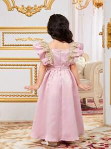 SHEIN 小女孩1件休閒蕾絲裝飾分層荷葉短袖長裙,姊妹裝 - 粉色 - 查看 6