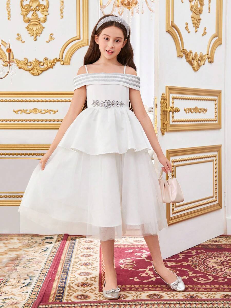SHEIN Rochie superbă pentru fetiță Tween, cu umăr dezactivat, cu fundă și stras, decorată cu plasă cu îmbinare - alb - Vizualizare 1