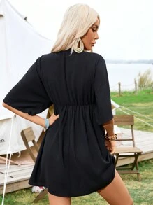 SHEIN VCAY فستان صيفي على شكل شريط منسوج بشريط لوني موجز بياقة عميقة على شكل V مناسب للاستخدام في فعاليات الصيف والعطلات الصيفية في الريف - الأسود - مشاهدة 2