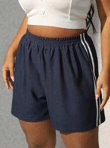SHEIN EZwear Pantalones Cortos Casuales De Rayas Laterales Para Mujeres De Talla Grande