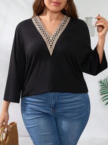 Mulvari 大尺碼女性鬆身蕾絲拼接t恤 - 黑色 - 查看 3