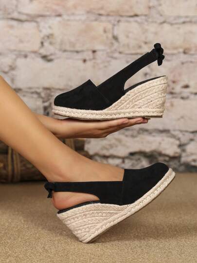 Women's Minimalist Fashion Black Woven Platform Loafers