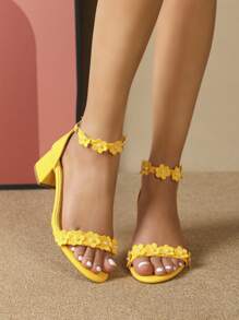 Women's Fashion Flower & Pearl Decor Ankle Strap Chunky Heel Casual Sandals, Summer Square Toe - Yellow - View 5