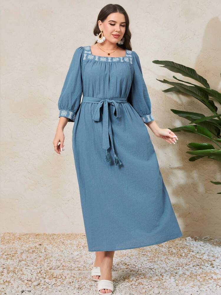 Plus Size Women's Embroidered Square Neck Arabian Clothing
