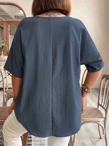 EMERY ROSE Women's Plus Size Simple Solid Color Short Sleeve Round Neck Blouse - Blue - View 2