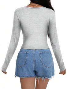 SHEIN Essnce Playera De Manga Larga Y Cuello Redondo Para Mujer, Con Corte Corto