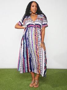 SHEIN Clasi Robe À Manches Courtes À Encolure En V Imprimée Géométrique De Grande Taille
