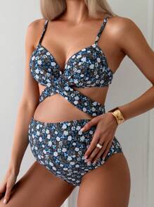 SHEIN Conjunto de bikini floral diminuto para embarazadas, ideal para el verano