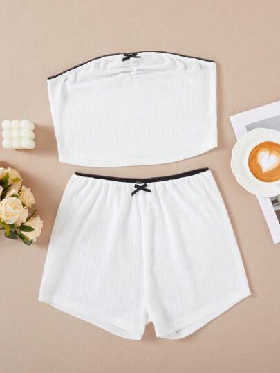 Zestaw biustonosza i majtek z białą teksturowaną tkaniną dla nastolatków i majtkami z kontrastową lamówką