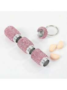 Recipient pentru pastile Bling Cutie portabilă goală pentru sticle pentru pastile Cutie impermeabilă pentru medicamente de călătorie Mini suport pentru pastile de cristal Depozitare cu breloc pentru exterior. Breloc portabil Bling Cutie pentru pastile cu 2 compartimente Organizator mic de călătorie pentru pastile. Recipient pentru pastile, rezistent la apă, din cristal, pentru medicamente. 1Pc Bling Recipient pentru pilule Husă portabilă pentru sticle pentru pastile Cutie impermeabilă pentru medicamente de călătorie Mini suport pentru pastile de cristal Depozitare cu breloc Husă portabilă pentru pastile pentru camping în aer liber Călătorii (roz) Organizator de parfumuri Cadouri de lux cu pictură cu diamante, petrecere de nuntă, vacanță, femei pentru fete, sclipici, elegantă, elegantă, cutie de pastile
