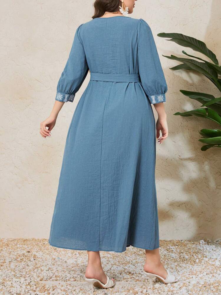 Plus Size Women's Embroidered Square Neck Arabian Clothing