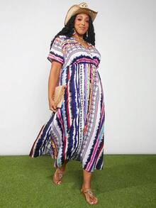 SHEIN Clasi Robe À Manches Courtes À Encolure En V Imprimée Géométrique De Grande Taille