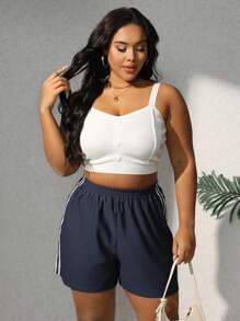 SHEIN EZwear Pantalones Cortos Casuales De Rayas Laterales Para Mujeres De Talla Grande