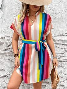 SHEIN Holidaya Plus Size Sọc đầy màu sắc & Váy thắt lưng tay cánh dơi in màu va chạm - Nhiều màu - Xem 2