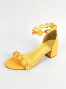 Women's Fashion Flower & Pearl Decor Ankle Strap Chunky Heel Casual Sandals, Summer Square Toe - Yellow - View 8