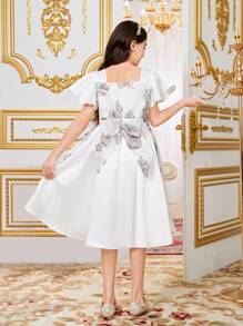 SHEIN Leap Crew 少女花卉印花休閒裙配褶邊下擺和方頸線條 - 白色 - 查看 2