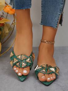 Sandal đế bằng màu vàng ánh kim thời trang dành cho nữ, thích hợp cho các hoạt động ngoài trời, trang phục mùa xuân hè. - Màu xanh lá cây đậm - Xem 2