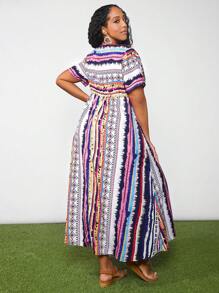 SHEIN Clasi Robe À Manches Courtes À Encolure En V Imprimée Géométrique De Grande Taille