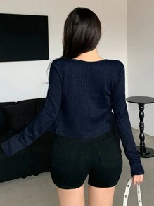 DAZY Bộ 2 chiếc áo thun dài tay và áo yếm một hàng khuy dành cho nữ - Màu xanh hải quân - Xem 3