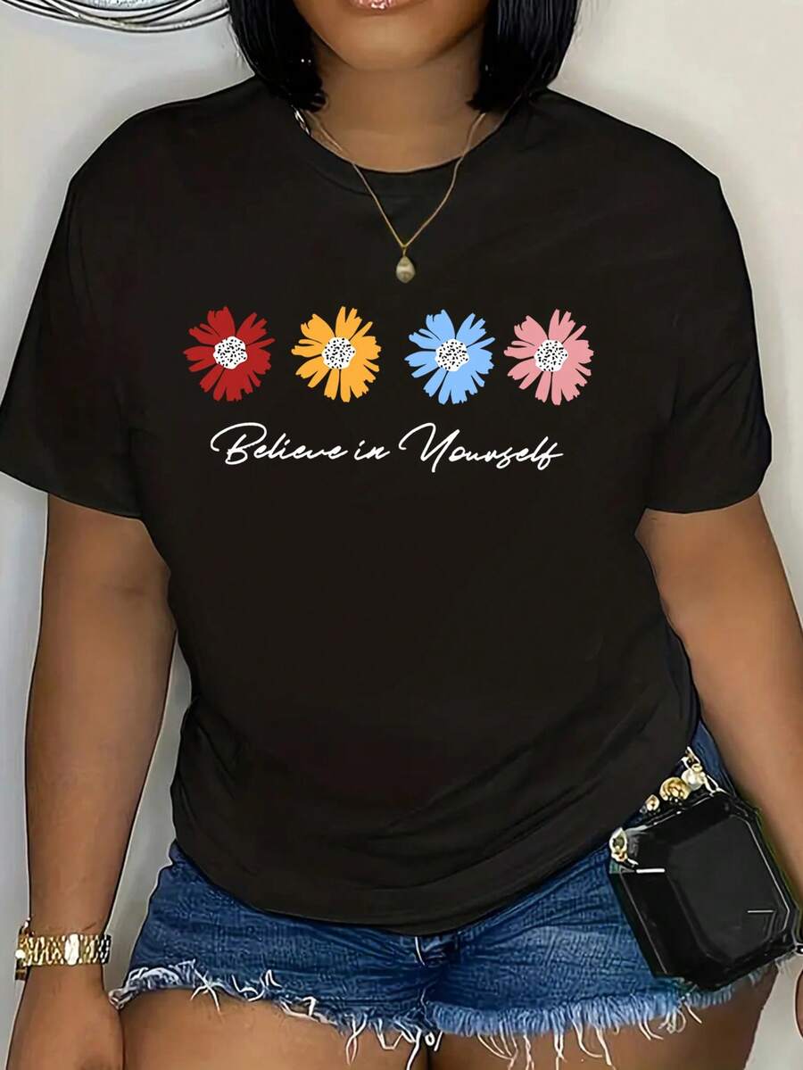 SHEIN Essnce Kích thước lớn Của phụ nữ Hoa cúc & In thư Ngắn tay Áo thun - màu đen - Xem 1