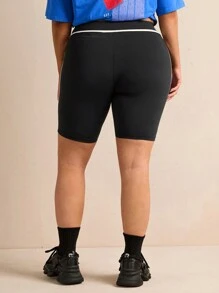 Forever 21 Plus Size Alphabet Printed Zipper Fly Half Placket Cycling Shorts - Black - View 2