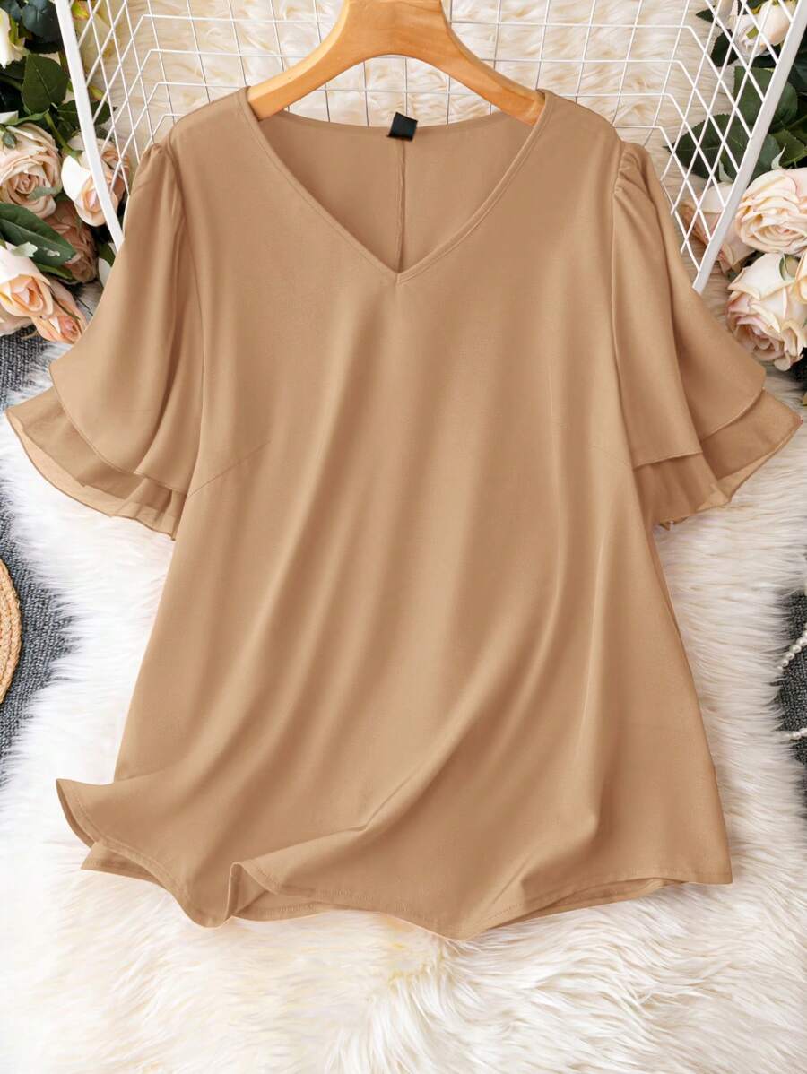 SHEIN LUNE 大尺寸女性的純色v領荷葉袖襯衫 - 卡其色 - 查看 1