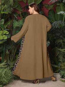Al Najma 大尺碼女士印花外套阿巴婭和無袖連衣裙套裝 - 鏽棕色 - 查看 2