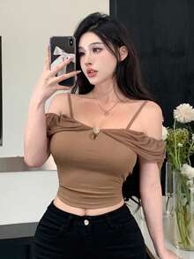 DAZY Áo thun crop top trễ vai màu trơn cho nữ - màu nâu - Xem 2