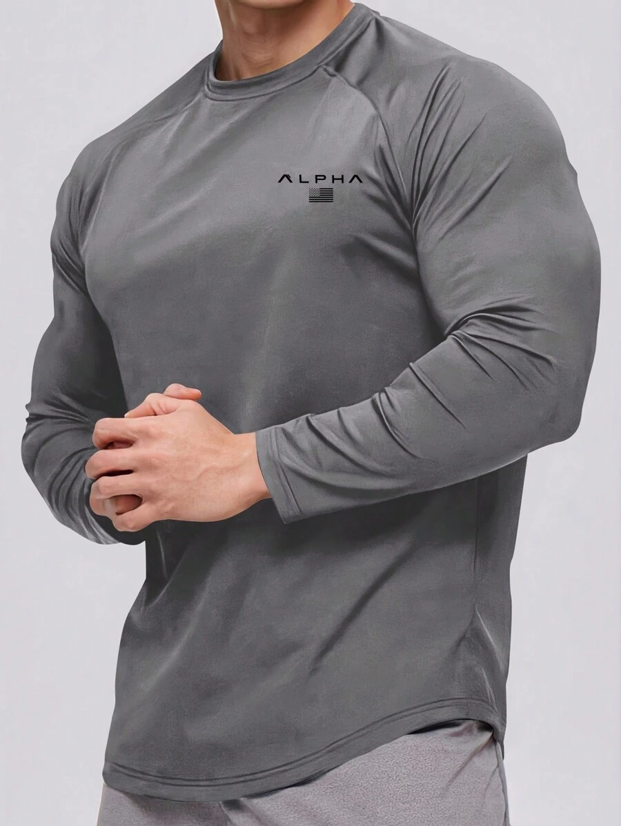 Manfinity Sport Corelite 男友风格男士长袖运动 T 恤，带字母印花，健身上衣 - 灰色 - 查看 1